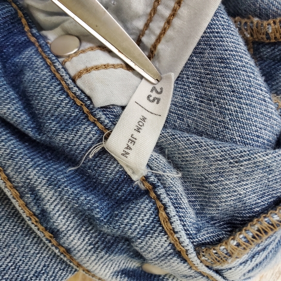 PacSun Mom Jeans Womens 25 Regular Fit   Cotton Destroyed Denim Medium Wash - Picture 3 of 5